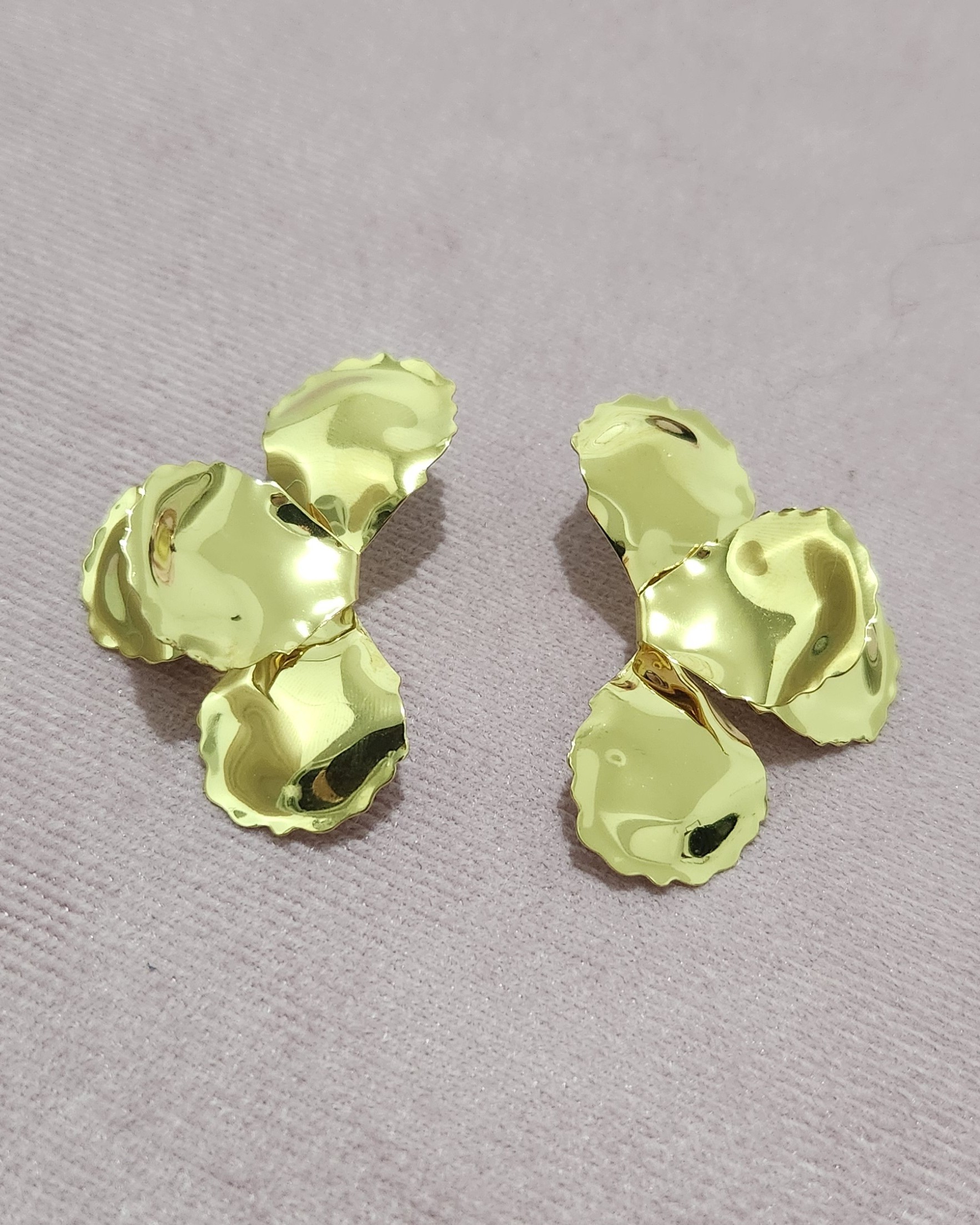 Boucle d'oreille Hortensia