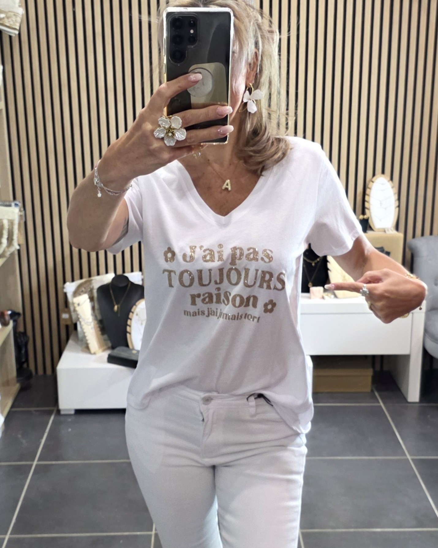 Tee-shirt message